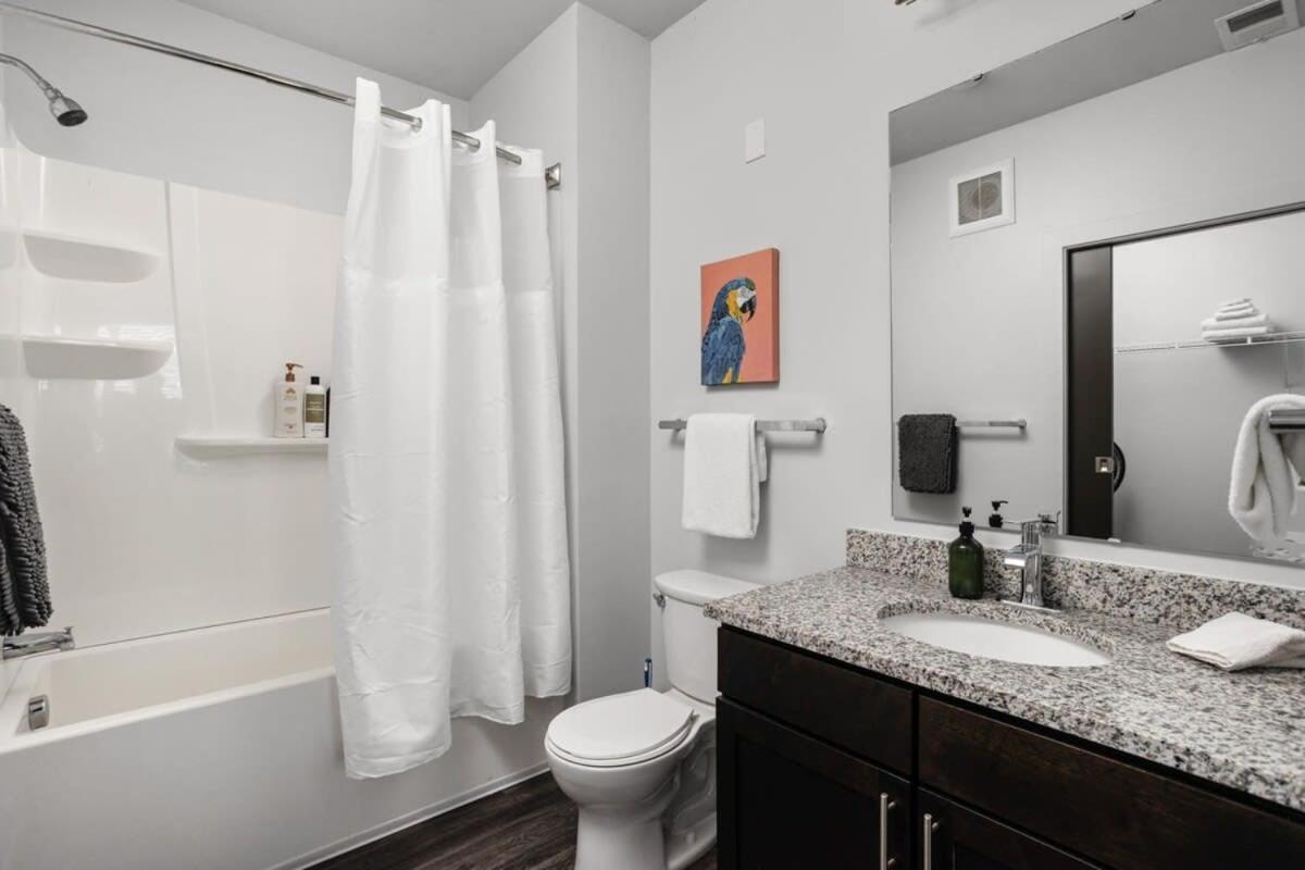 Cozysuites Spacious 2Br Next To Whole Foods Indianapolis Bagian luar foto
